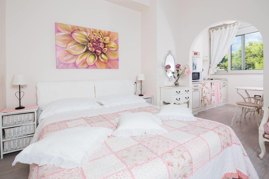 Beach Apartment - Demi Split Room photo